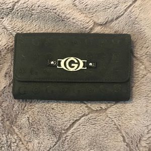 Black trifold wallet clutch with ID holder